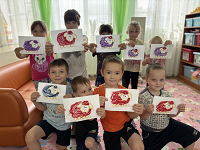 «Пушистые овечки»: волшебство ниткографии в руках малышей